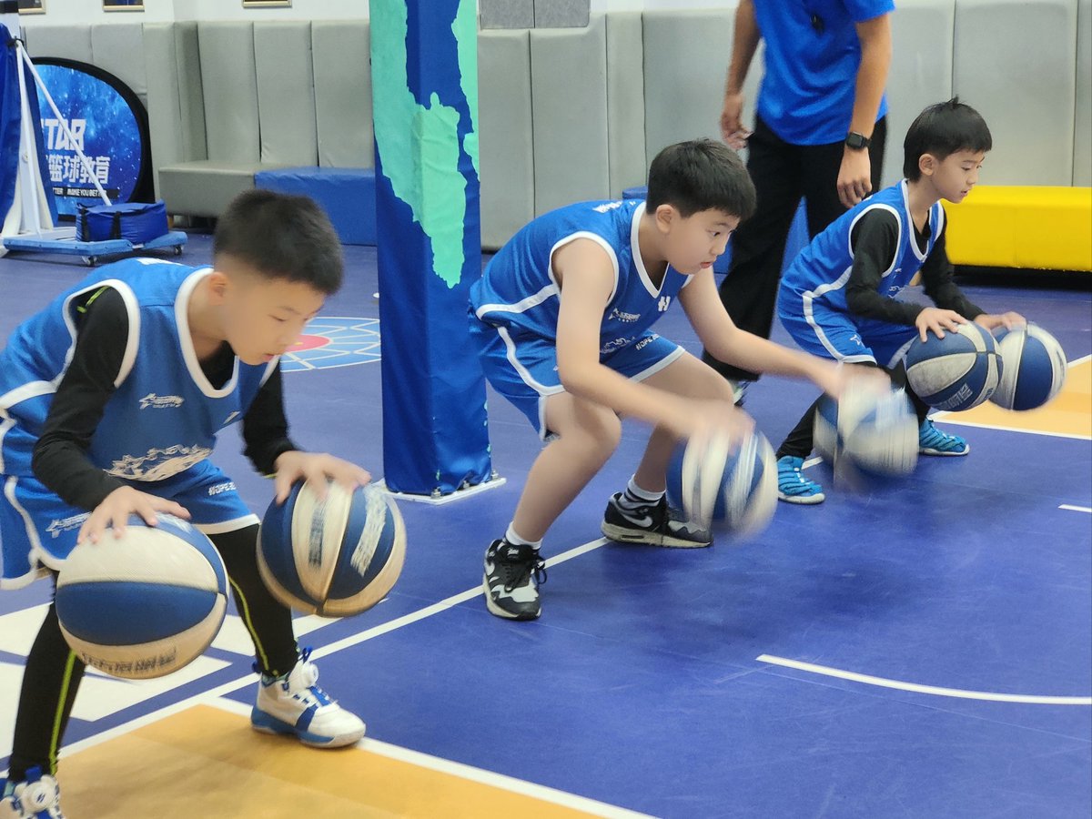 小孩篮球启蒙训练方式视频